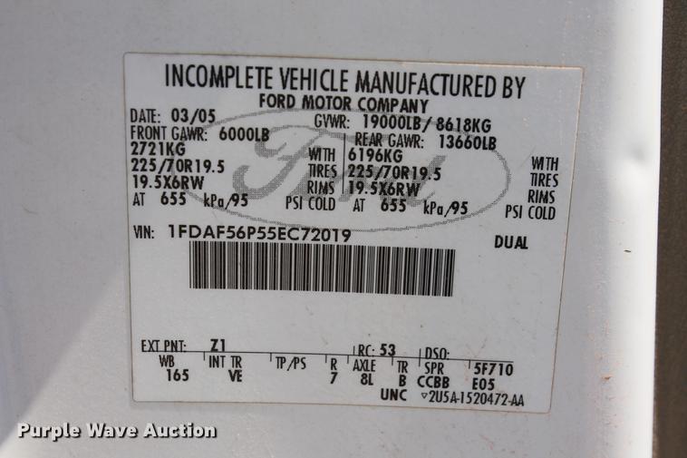 image for item DZ9972 2005 Ford F550 Super Duty XL service truck