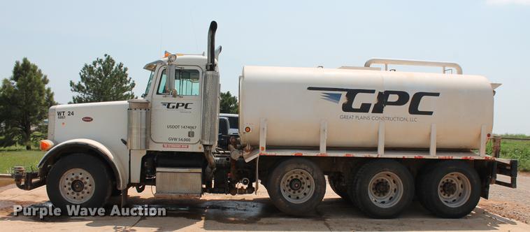 image for item DZ9998 1991 Peterbilt 378 water truck