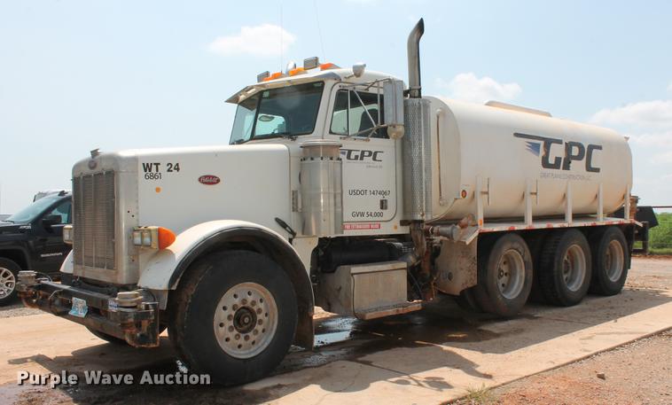 image for item DZ9998 1991 Peterbilt 378 water truck