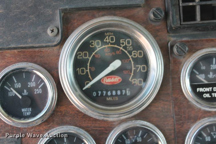 image for item DZ9998 1991 Peterbilt 378 water truck