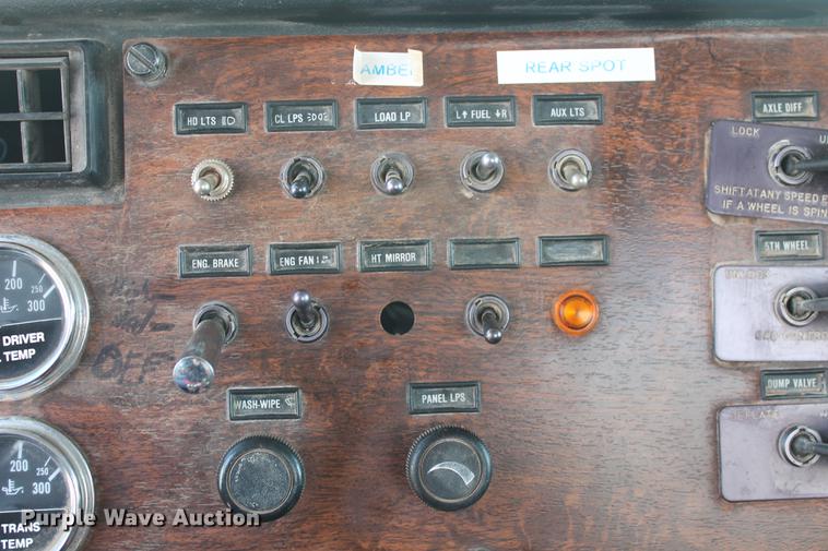 image for item DZ9998 1991 Peterbilt 378 water truck