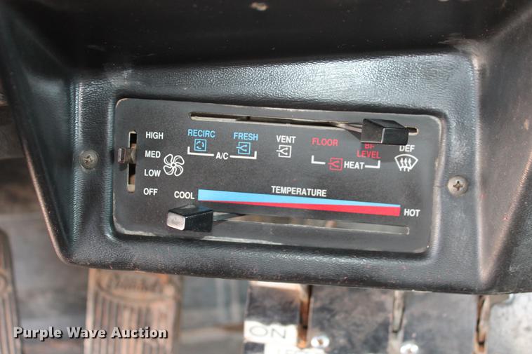 image for item DZ9998 1991 Peterbilt 378 water truck