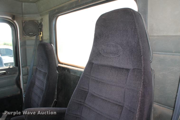 image for item DZ9998 1991 Peterbilt 378 water truck