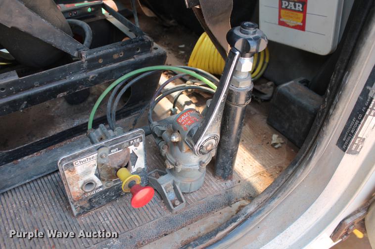 image for item DZ9998 1991 Peterbilt 378 water truck