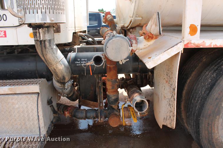 image for item DZ9998 1991 Peterbilt 378 water truck