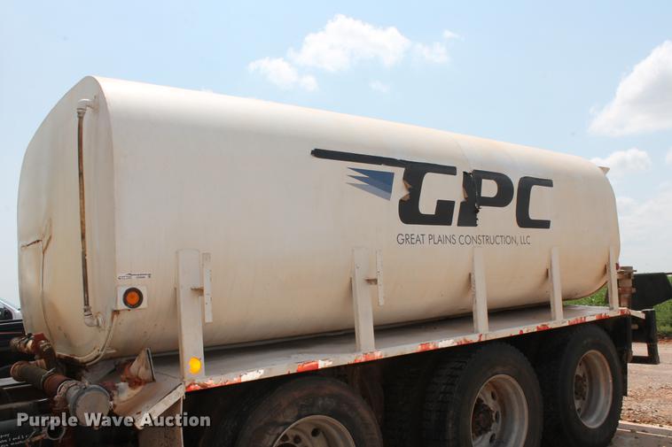 image for item DZ9998 1991 Peterbilt 378 water truck