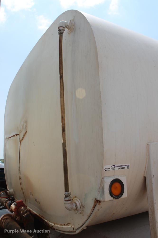 image for item DZ9998 1991 Peterbilt 378 water truck