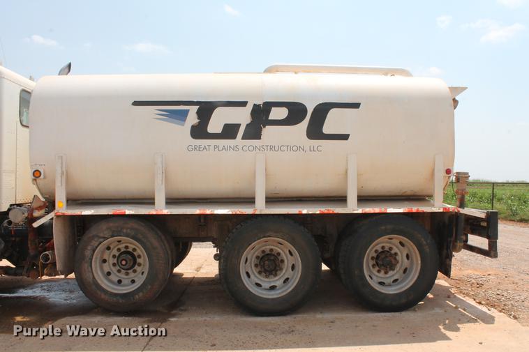 image for item DZ9998 1991 Peterbilt 378 water truck