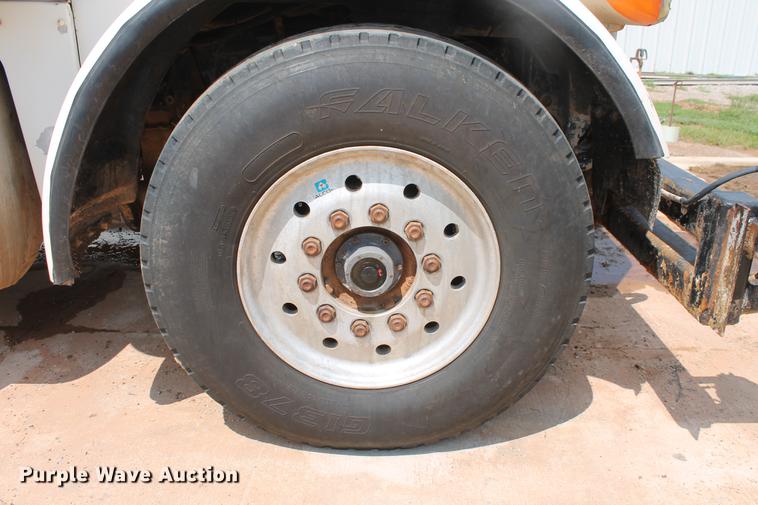 image for item DZ9998 1991 Peterbilt 378 water truck