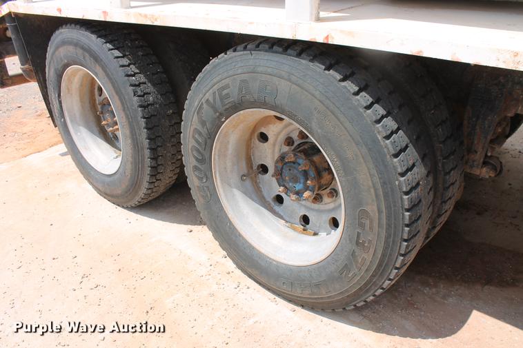 image for item DZ9998 1991 Peterbilt 378 water truck