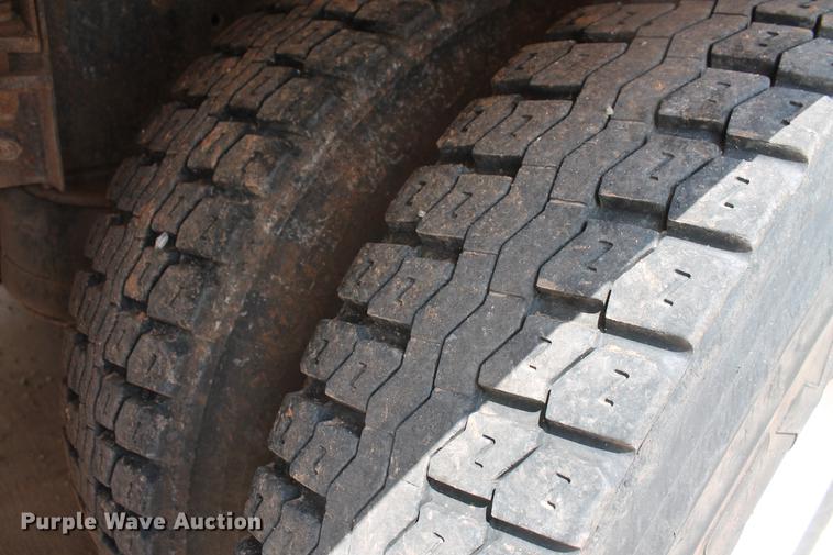 image for item DZ9998 1991 Peterbilt 378 water truck