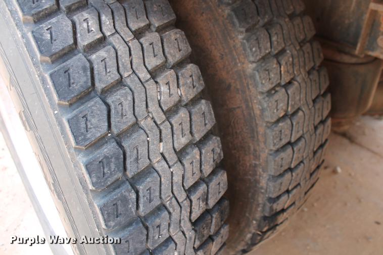 image for item DZ9998 1991 Peterbilt 378 water truck