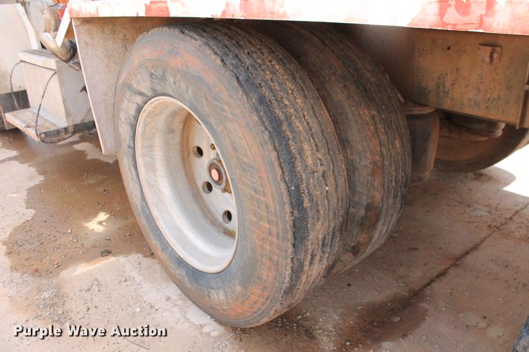 image for item DZ9998 1991 Peterbilt 378 water truck