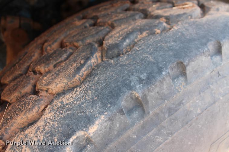 image for item DZ9998 1991 Peterbilt 378 water truck