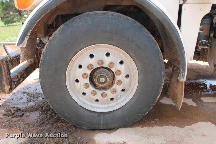 image for item DZ9998 1991 Peterbilt 378 water truck