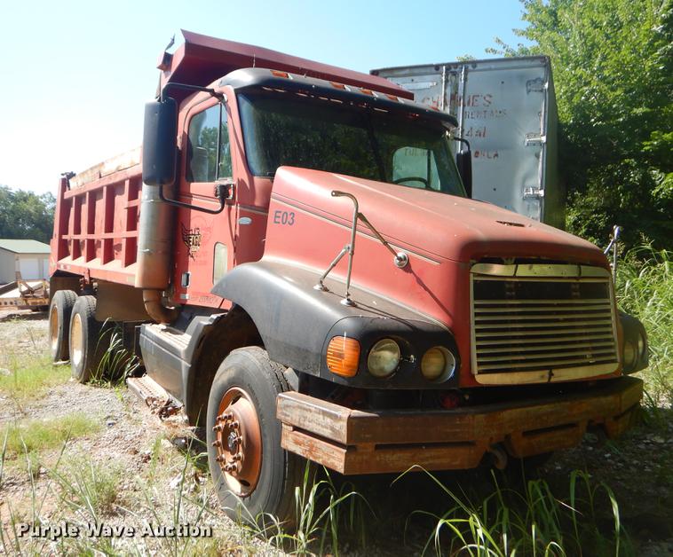 image for item EK9576 2000 Freightliner Century Class dump truck
