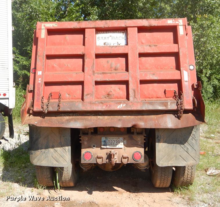 image for item EK9576 2000 Freightliner Century Class dump truck