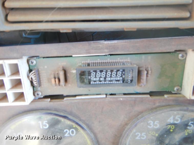 image for item EK9576 2000 Freightliner Century Class dump truck