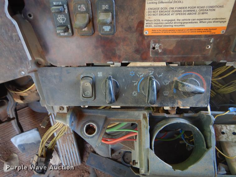 image for item EK9576 2000 Freightliner Century Class dump truck