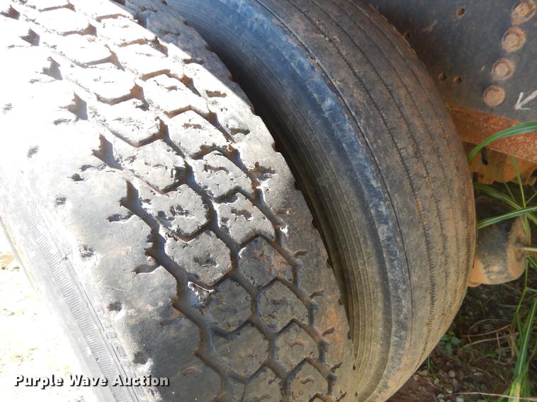 image for item EK9576 2000 Freightliner Century Class dump truck