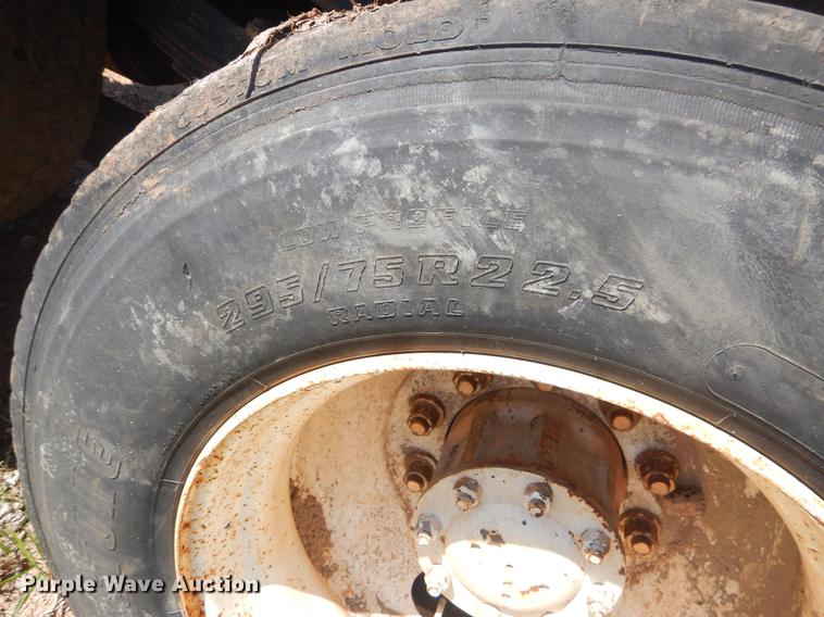 image for item EK9576 2000 Freightliner Century Class dump truck