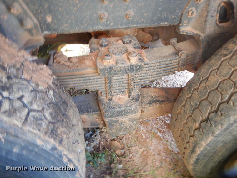 image for item EK9576 2000 Freightliner Century Class dump truck