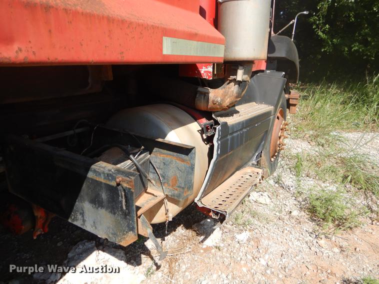 image for item EK9576 2000 Freightliner Century Class dump truck