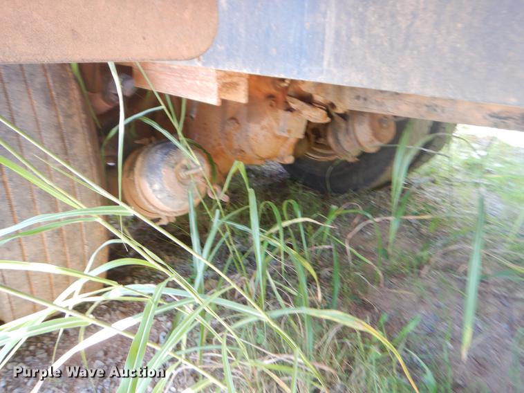 image for item EK9576 2000 Freightliner Century Class dump truck