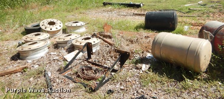 image for item EK9577 Truck parts