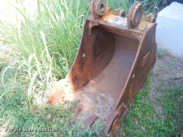 image for item EK9578 (2) excavator buckets