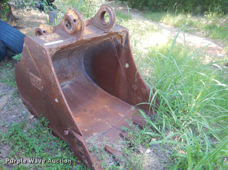 image for item EK9578 (2) excavator buckets