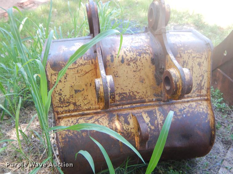 image for item EK9578 (2) excavator buckets