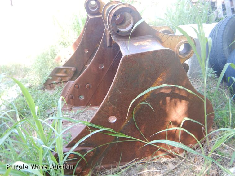 image for item EK9578 (2) excavator buckets