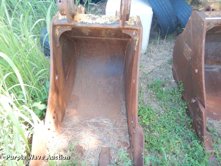 image for item EK9578 (2) excavator buckets