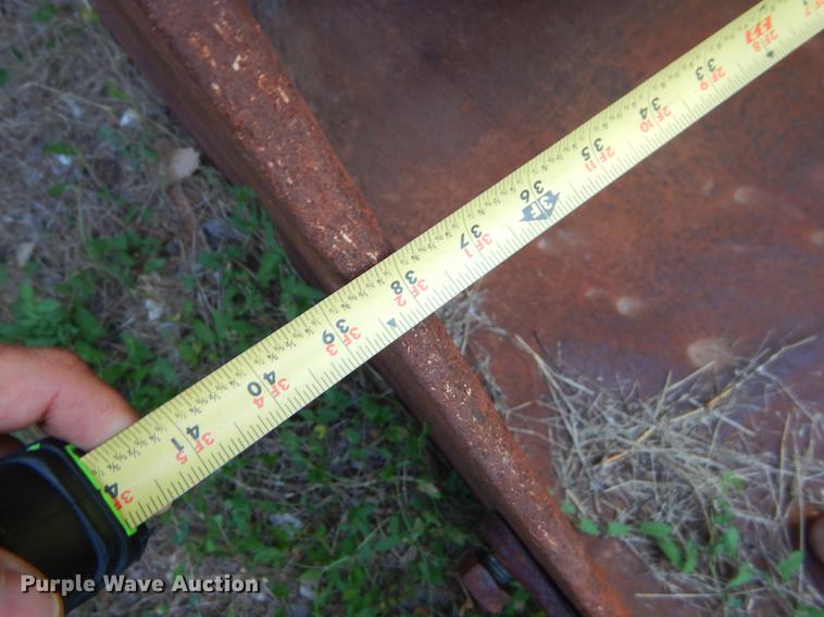 image for item EK9578 (2) excavator buckets