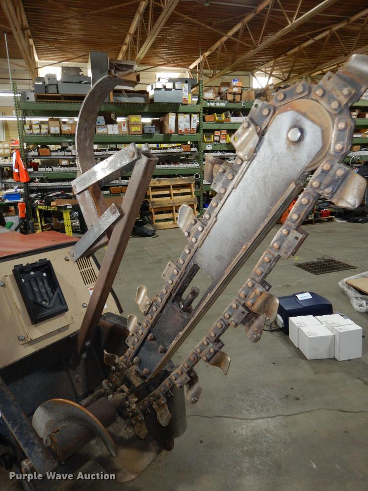 image for item EM9604 2000 Ditch Witch 410SX cable plow