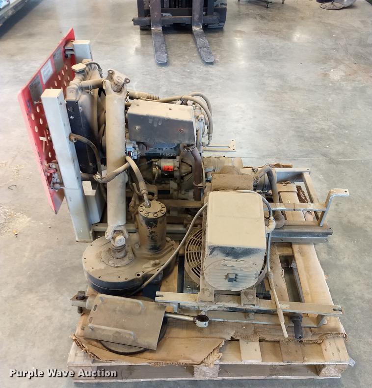 image for item ER9044 Kubota DF750-E-Skyjack dual fuel engine