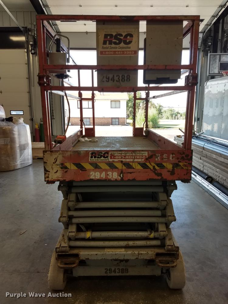 image for item ER9046 1999 Skyjack SJIII 4830 scissor lift