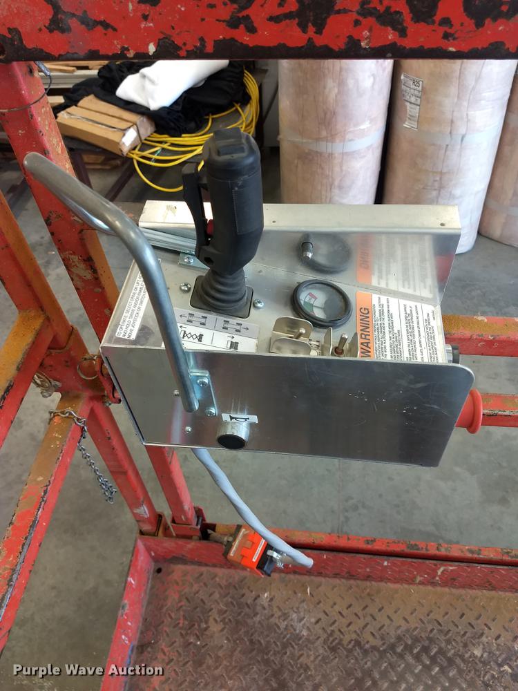 image for item ER9046 1999 Skyjack SJIII 4830 scissor lift