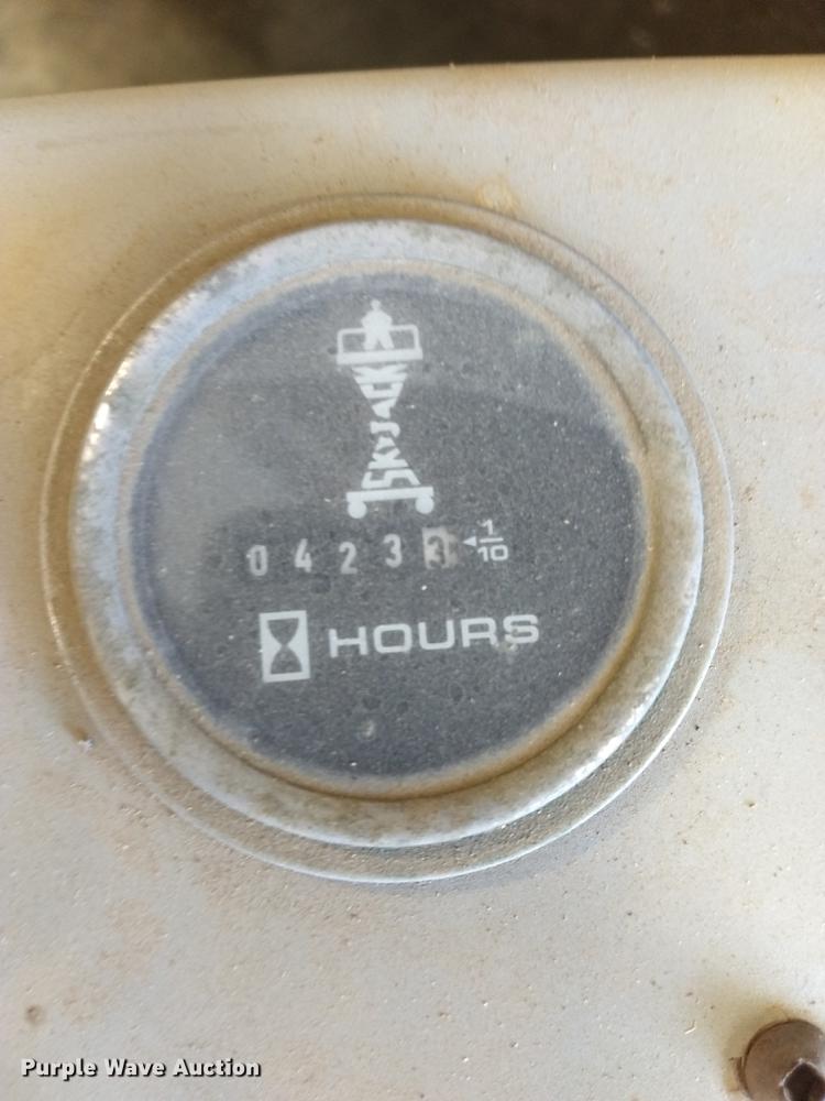 image for item ER9046 1999 Skyjack SJIII 4830 scissor lift