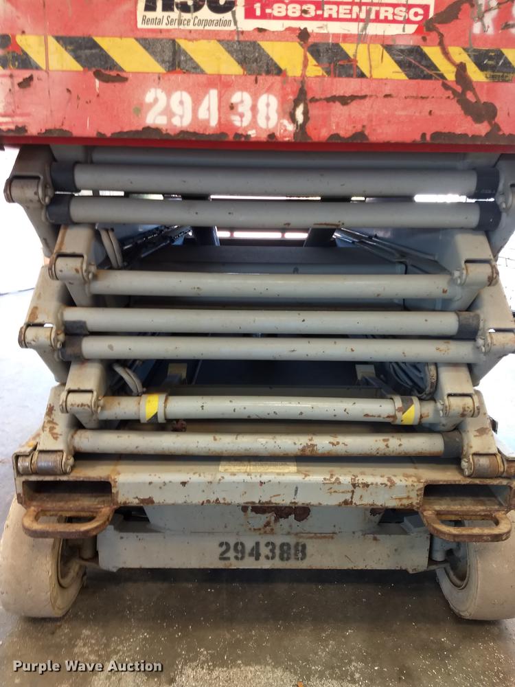 image for item ER9046 1999 Skyjack SJIII 4830 scissor lift
