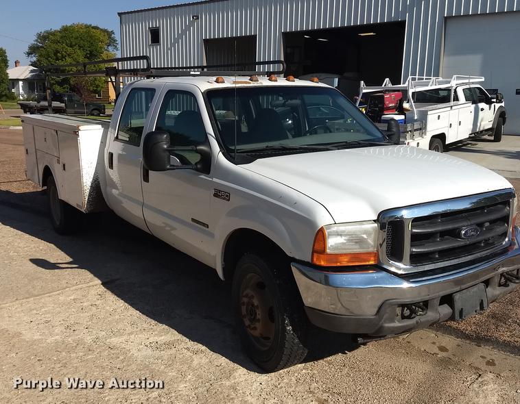 image for item ER9047 2001 Ford F450 Super Duty Crew Cab service truck