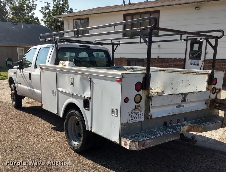 image for item ER9047 2001 Ford F450 Super Duty Crew Cab service truck