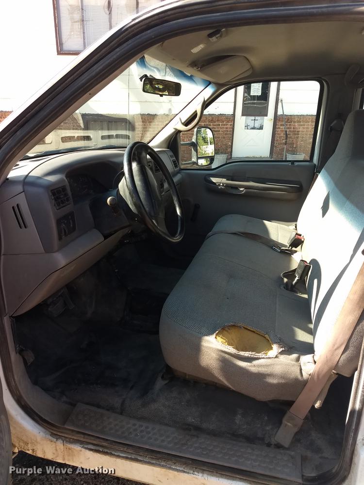 image for item ER9047 2001 Ford F450 Super Duty Crew Cab service truck