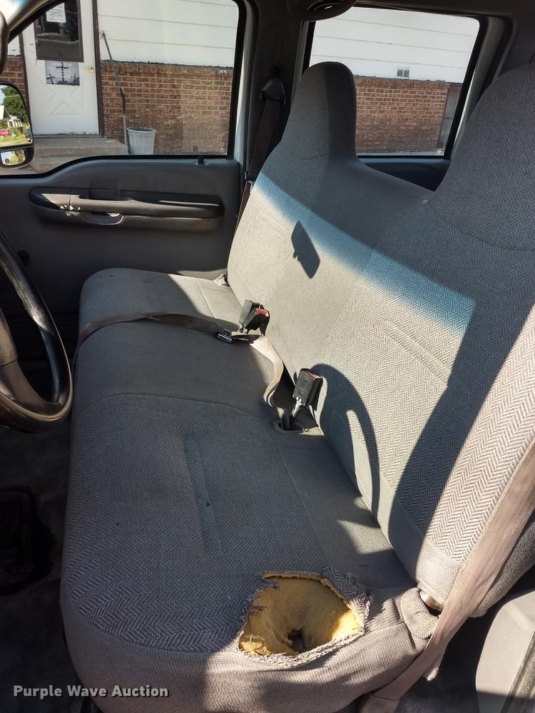 image for item ER9047 2001 Ford F450 Super Duty Crew Cab service truck