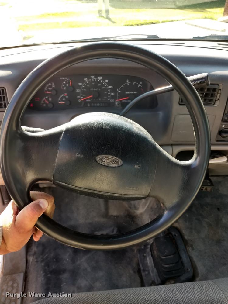 image for item ER9047 2001 Ford F450 Super Duty Crew Cab service truck