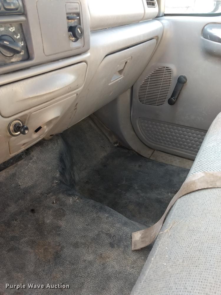 image for item ER9047 2001 Ford F450 Super Duty Crew Cab service truck