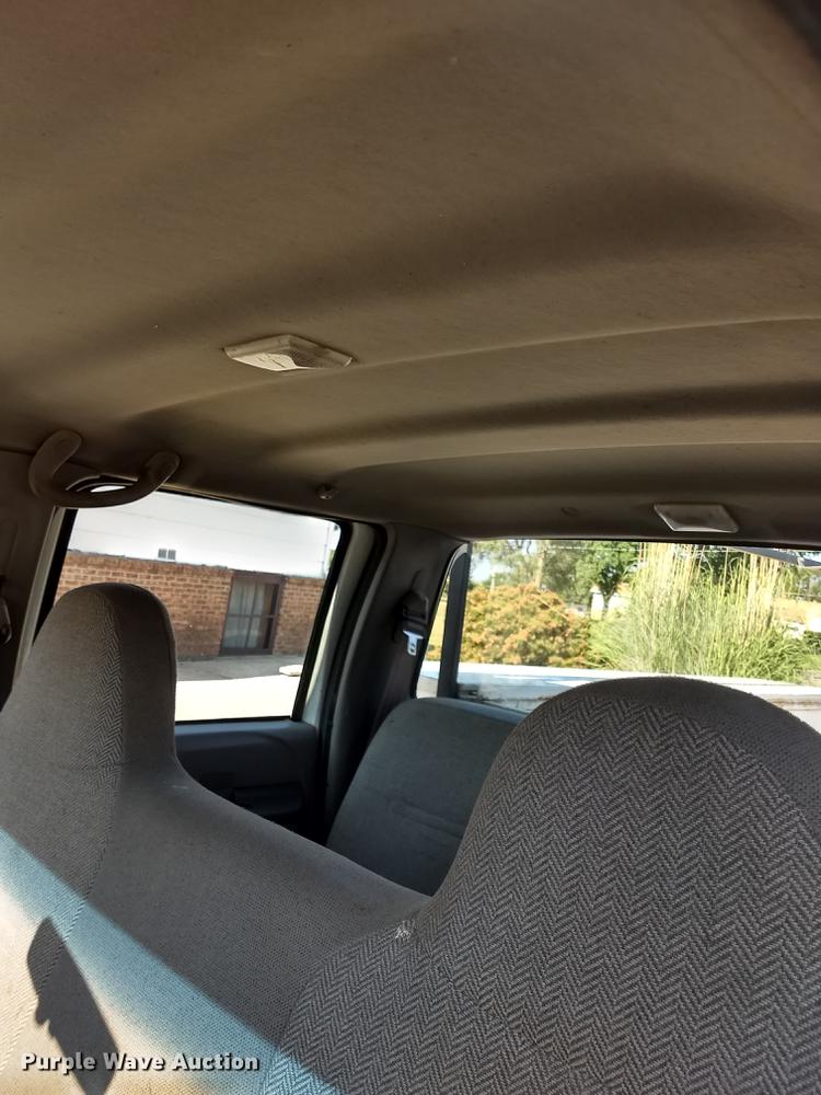 image for item ER9047 2001 Ford F450 Super Duty Crew Cab service truck