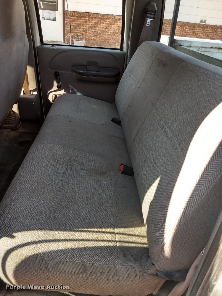 image for item ER9047 2001 Ford F450 Super Duty Crew Cab service truck