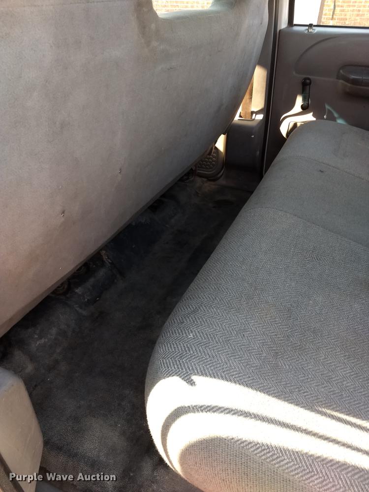 image for item ER9047 2001 Ford F450 Super Duty Crew Cab service truck